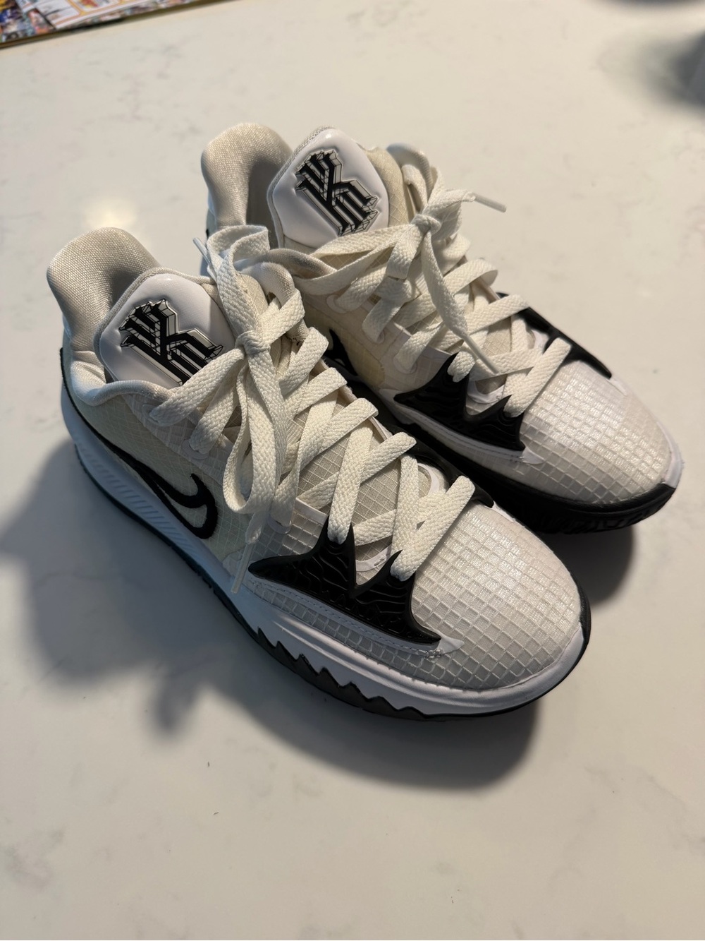 Nike Kyrie Low 4 TB basketball sneaker